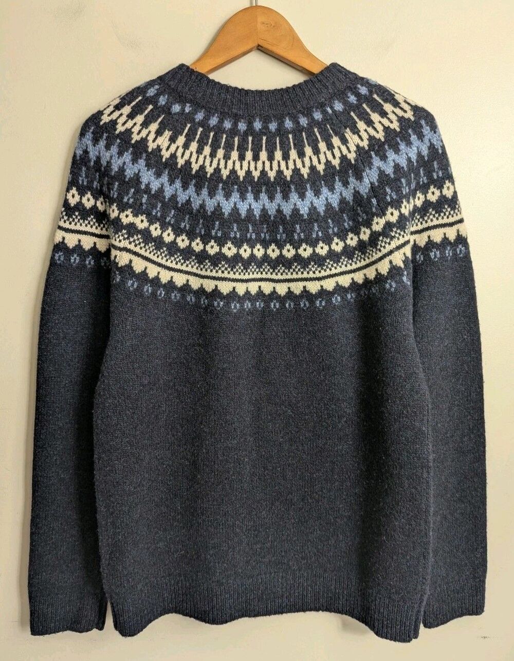 ABERCROMBIE & FITCH Wool Blend Nordic Pattern Sweater NAVY BLUE Crew Neck MENS L - Picture 3 of 7